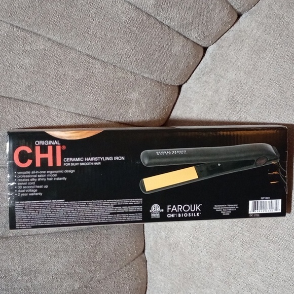 Original CHI Ceramic Hairstyling Iron, NWT, New in Box - Picture 4 of 6